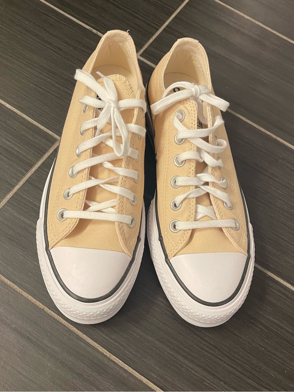 Converse Low-Top Sneakers in Light Yellow and White